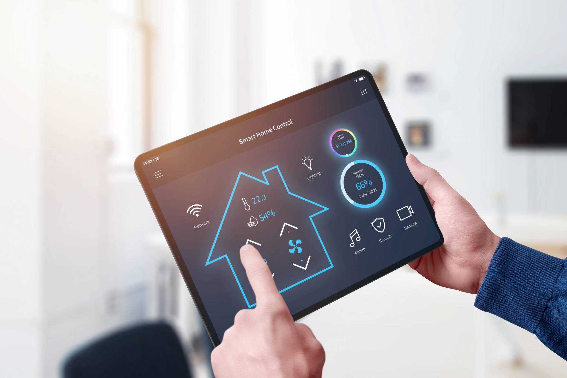 all-one-smart-home-control-system-app-concept-tablet-display-man-hands_1900x1268 Installation de borne de recharge véhicules électriques